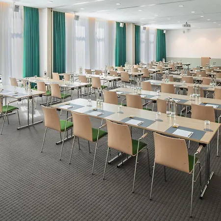 Intercityhotel 3*