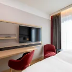 Отель Intercityhotel 3*