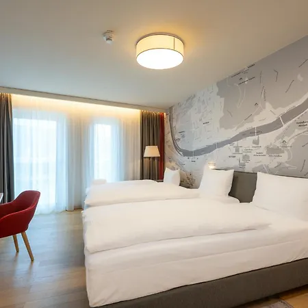 Intercityhotel 3*