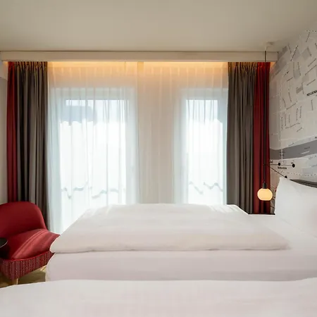 Отель Intercityhotel 3*