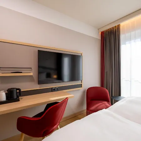 Intercityhotel Отель 3*
