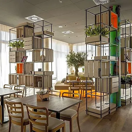 Intercityhotel Отель 3*