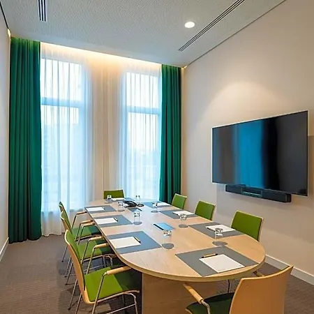 Intercityhotel Отель 3*