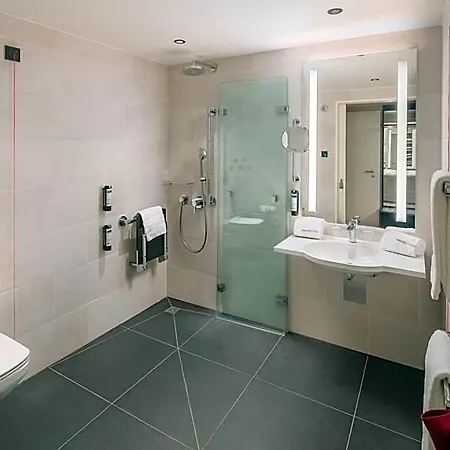 Intercityhotel 3*