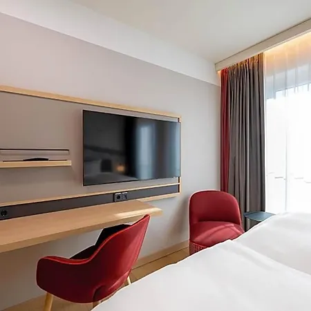 Intercityhotel 3*