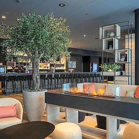 Отель Intercityhotel 3*