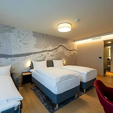 Intercityhotel 3*