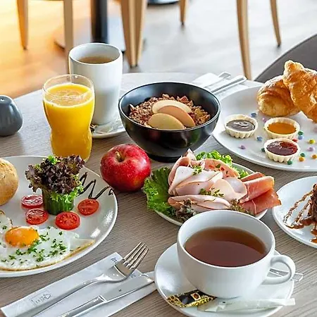 Intercityhotel Отель 3*